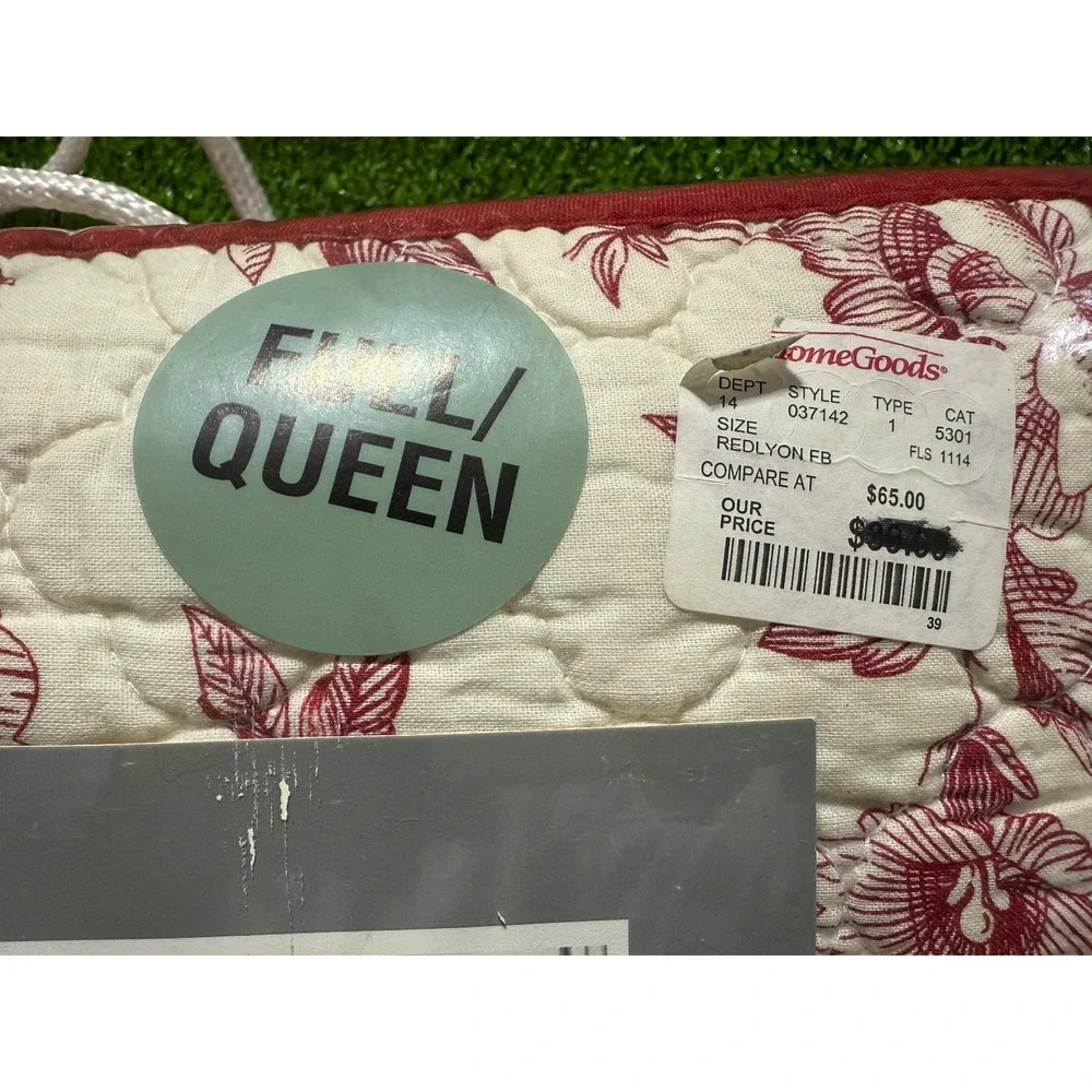 LYON COLLECTION - Red & White Floral‎ Full/Queen Cotton Quilt - 88 x 92 in - NEW